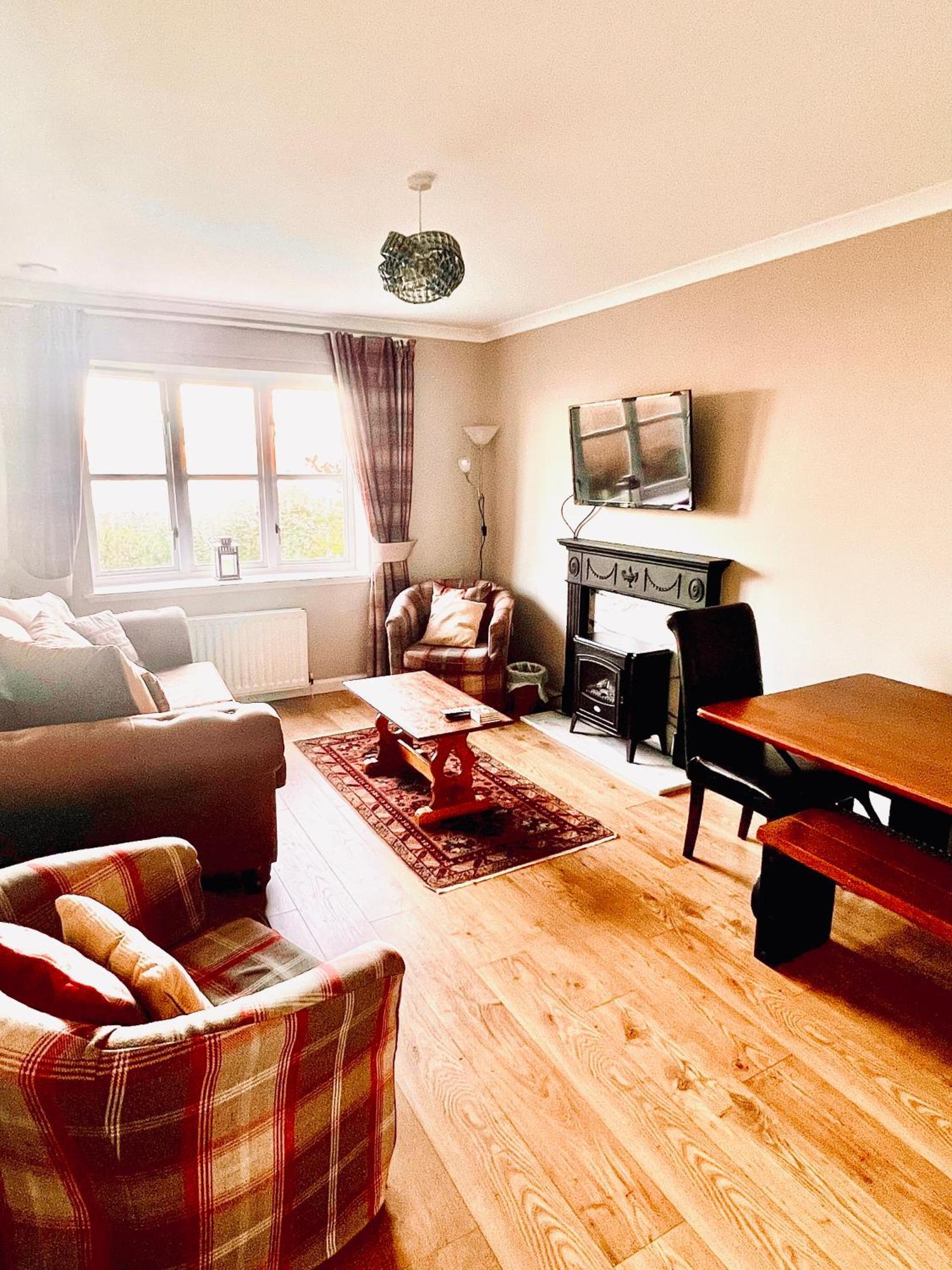 3 Bedroom Harbourside Apartment, Queensferry, 10 Miles From Edinburgh South Queensferry Exterior photo